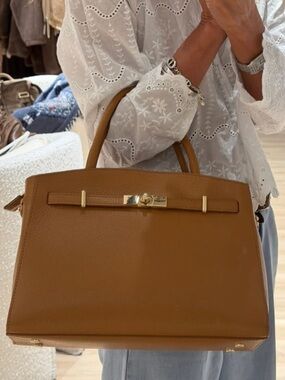 MADE IN ITALY Classic Leather Tote Handbag